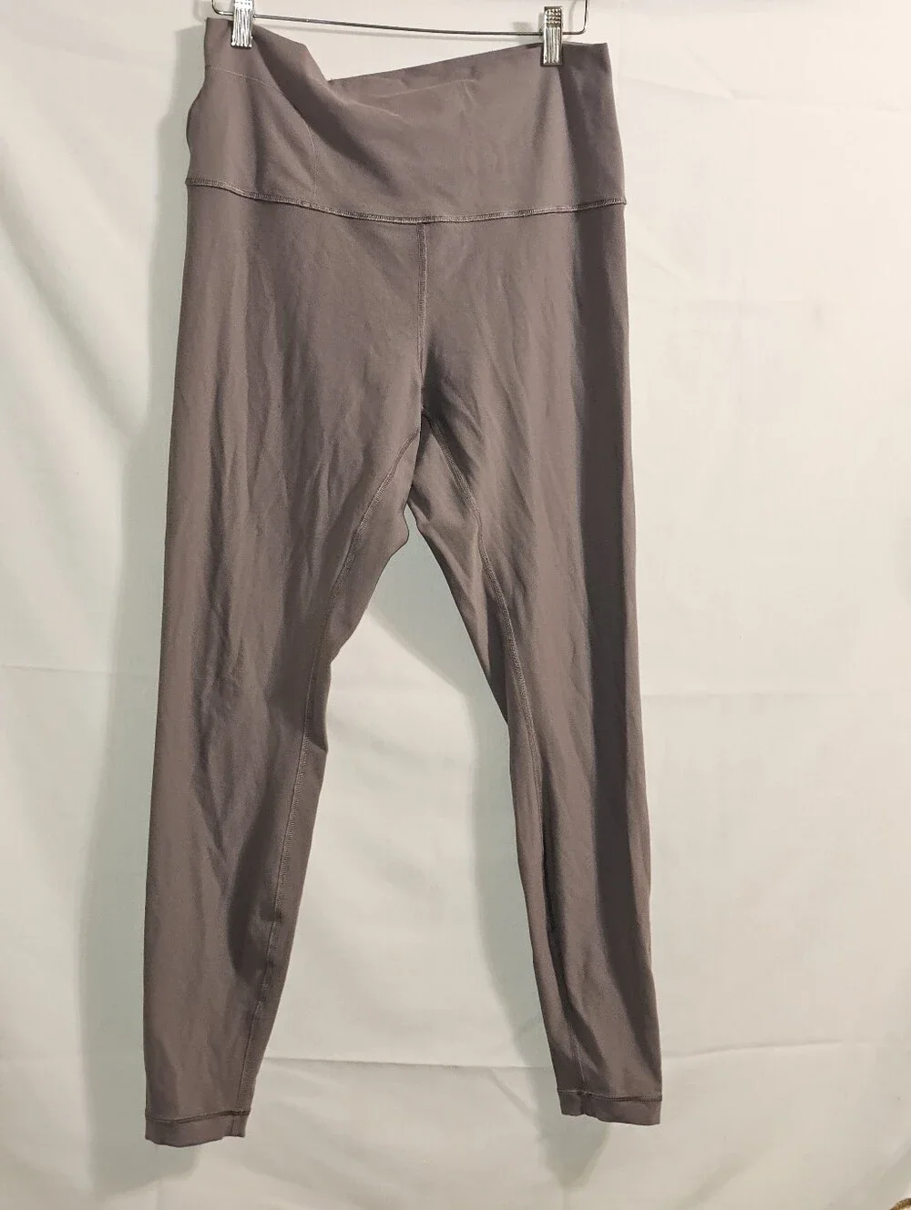 The Lululemon Fast and Free High-Rise Tight 27